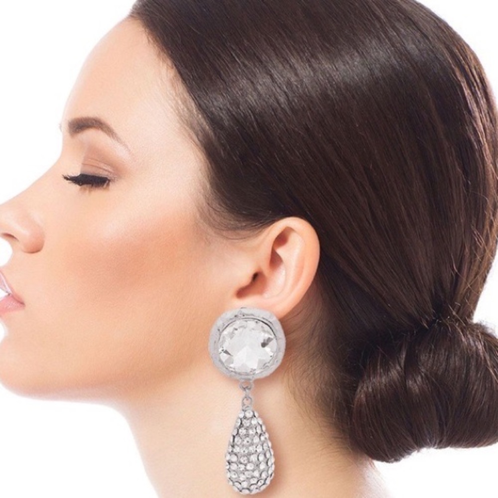 SOLD OUT🛍🆕SILVER RHINESTONE CLIP ON EARRINGS